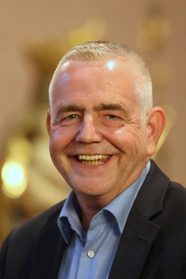 Dr.  Thomas P. Fößel