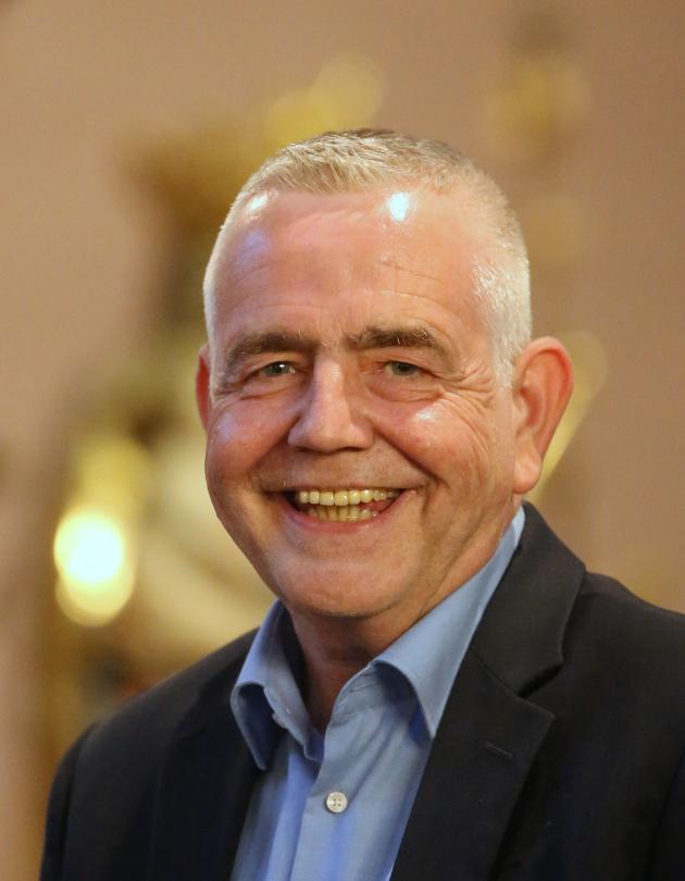 Dr.  Thomas P. Fößel
