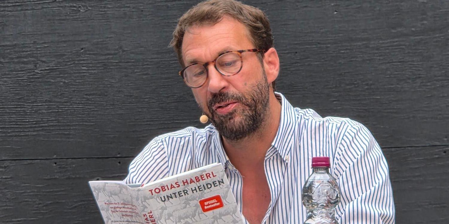 Lesung Tobias Haberl 1 (c) Martina Wolf Lesung Tobias Haberl 1