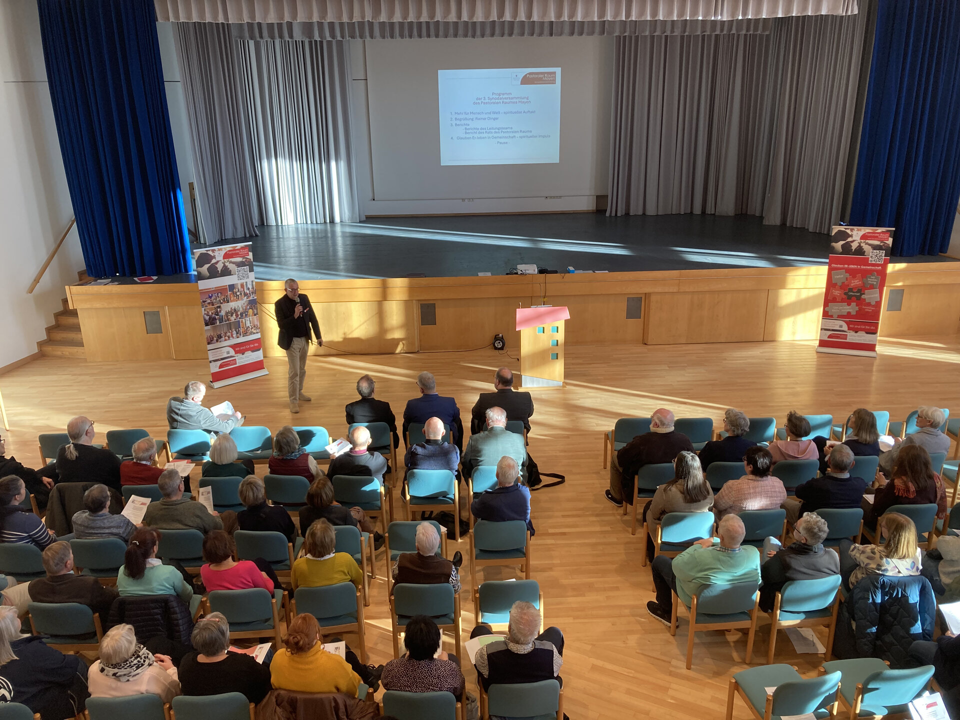 3. Synodalversammlung: Blick auf die Synodalen