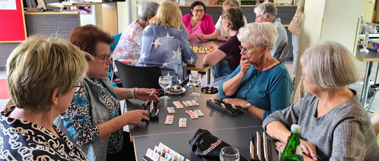 Spielenachmittage sorgen für heitere Stunden im MGH Mayen_Caritasverband Rhein-Mosel-Ahr e.V (c) Caritasverband Rhein-Mosel-Ahr e.V. Spielenachmittage sorgen für heitere Stunden im MGH Mayen_Caritasverband Rhein-Mosel-Ahr e.V