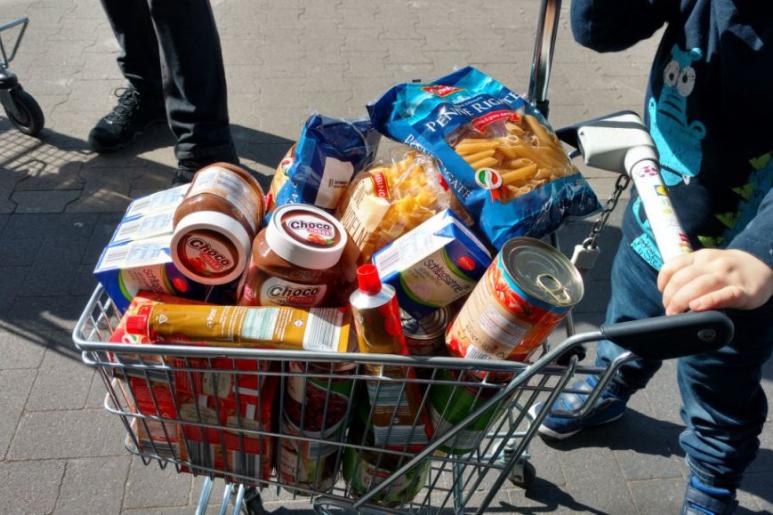 Lebensmittelsammlung am Tafel-Tag