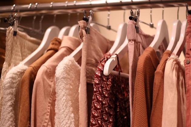 clothes-3987460_640