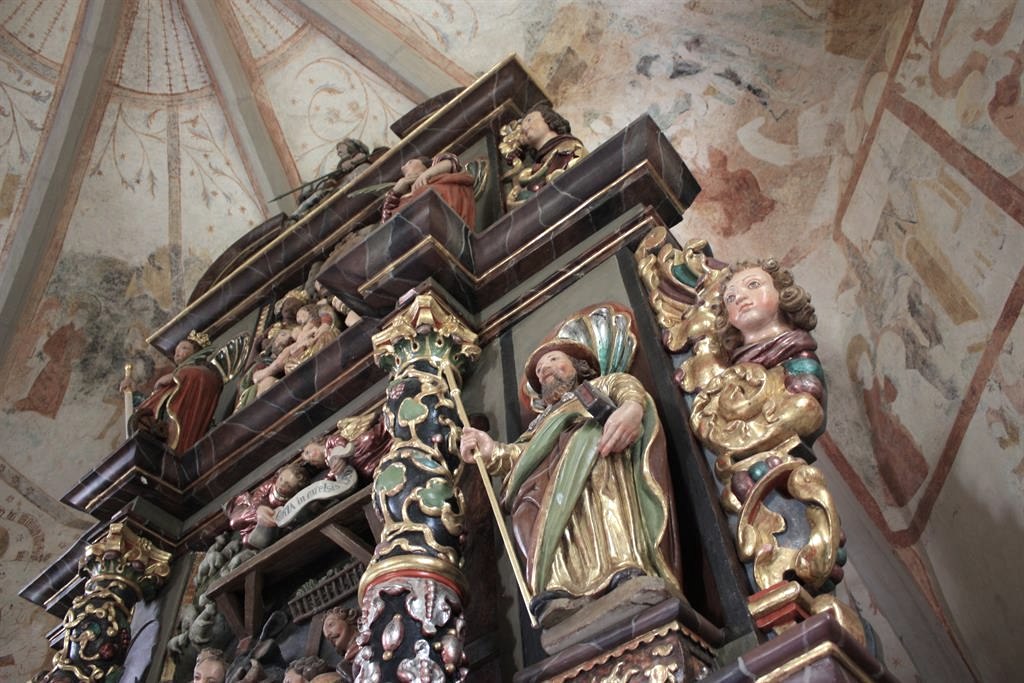 der-barocke-altar-in-st-jost