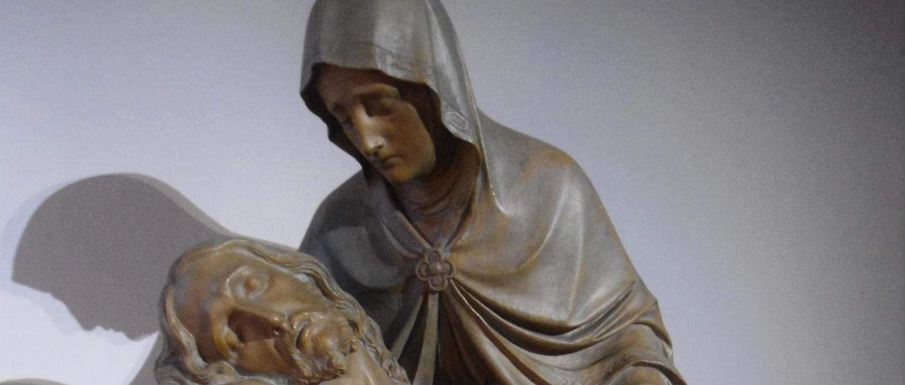 pieta-in-der-pfarrkirche-maria-meeresstern_borkum_by_sr-m-andrea-walterbach_pfarrbriefservice (c) Bild: Sr. M. Andrea Walterbach In: Pfarrbriefservice.de pieta-in-der-pfarrkirche-maria-meeresstern_borkum_by_sr-m-andrea-walterbach_pfarrbriefservice